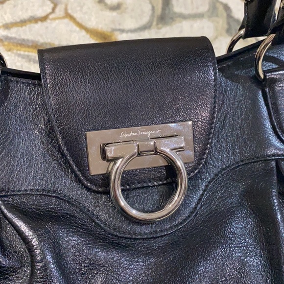 💕 Salvatore Ferragamo Italian black leather large satchel BW-21 5370 gorgeous💕 - Picture 4 of 14